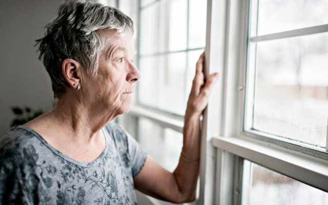 Депрессия у пожилых людей: на что обратить внимание и как помочь