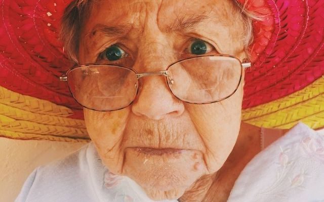 10 советов как общаться с пожилым человеком с деменцией