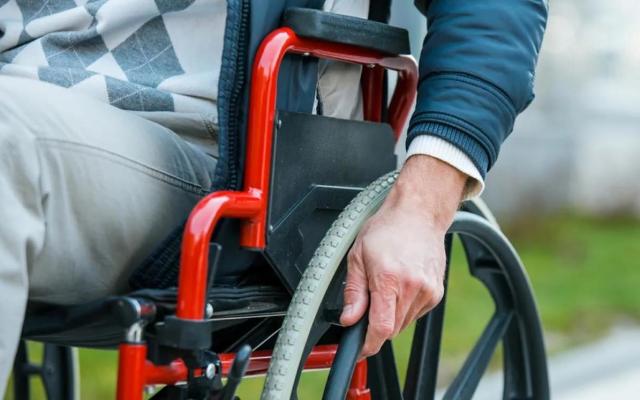 Как пользоваться инвалидным креслом