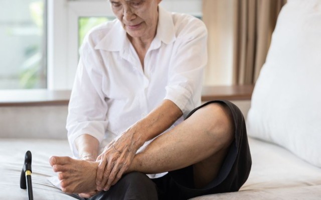 Проблемы с кровообращением в ногах у пожилых людей